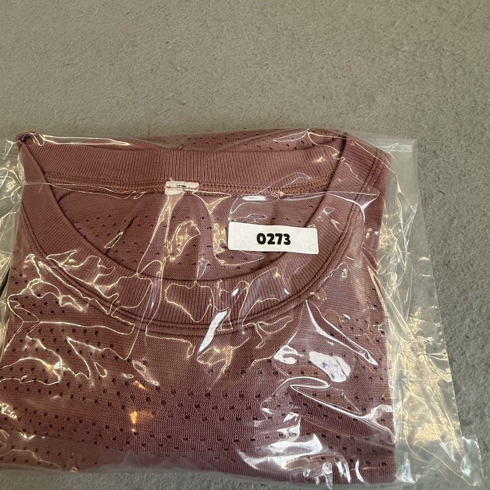 Lululemon Breeze By Long Sleeve Top Mesh Perforated Running Shirt 6 Dusty Rose - Picture 11 of 11